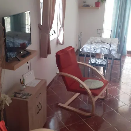 Borostyan Vendeghaz *