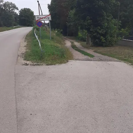 شقة Borostyan Vendeghaz Tiszaug