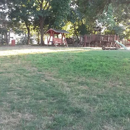 شقة Borostyan Vendeghaz *