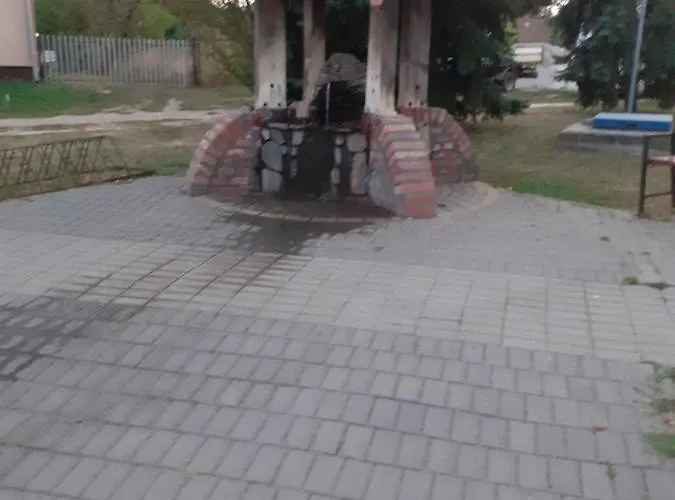 Borostyan Vendeghaz Tiszaug